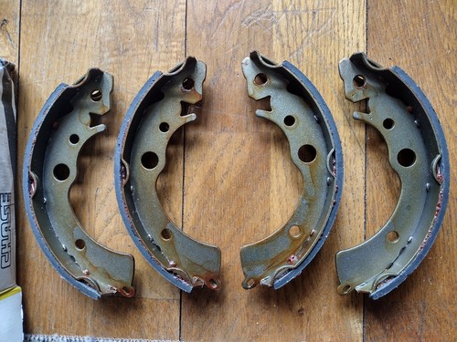 Rear brake shoes - shoes, rover