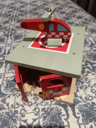 Bigjigs brio rail firestation - bigjigs/brio,