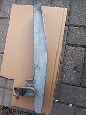 Land rover spare wheel support