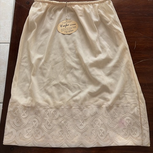 Nwt vintage crepe supreme - nwt,