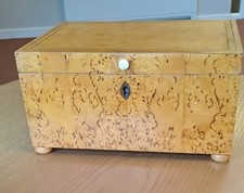 Antique Masur Birch Pale Wood