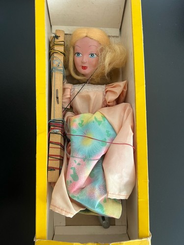 Pelham puppet marlborough - pelham,