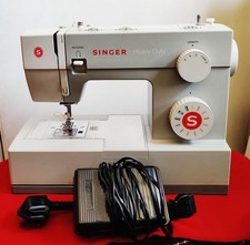 Singer Heavy Duty 4411 Sewing