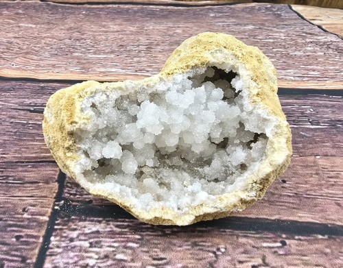 Large quartz crystal - large, geode