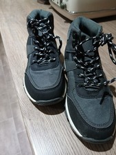 Urban Outlaws Boys Black Trainers Size UK 2