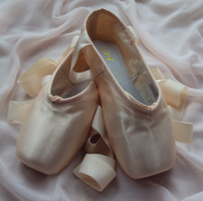 Pointe Shoes Bloch Classical