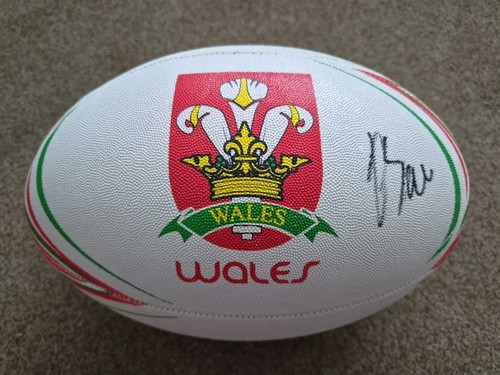 Louis rees zammit - rees-zammit, wales