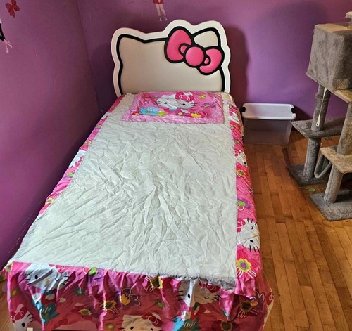 Hello kitty bedframe - hello,
