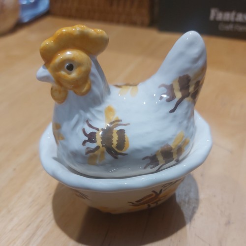Emma bridgewater bee hen - bridgewater,