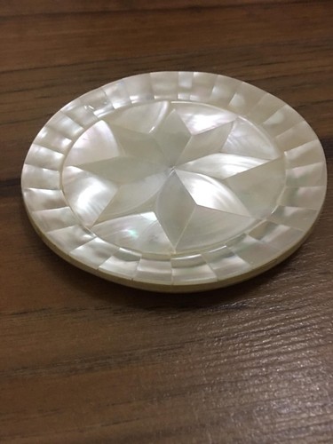 Mother pearl trinket - of,