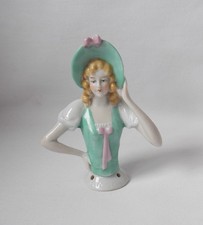 VINTAGE PORCELAIN PIN CUSHION