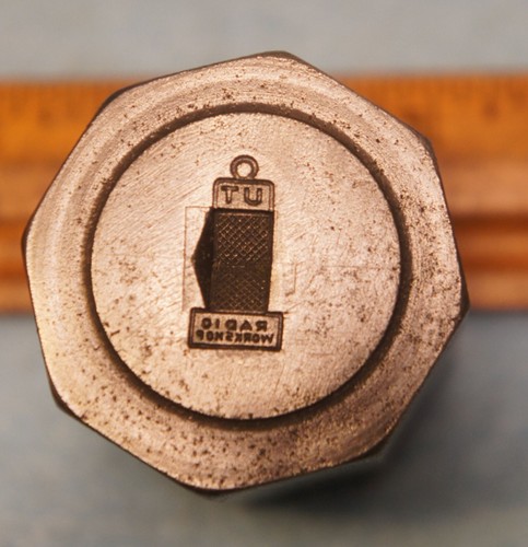 Antique 1930s radio - ut,