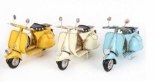 RETRO VINTAGE STYLE CREAM BLUE YELLOW SCOOTER METAL TIN MODEL ORNAMENT 17CM