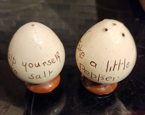 Salt and pepper pots - pots,