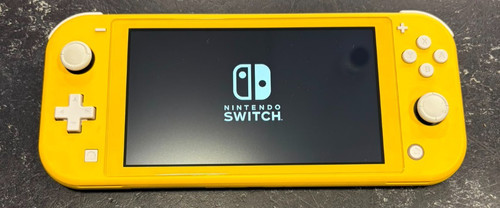 Nintendo switch lite yellow - nintendo,