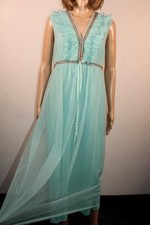 VTG AQUA 2 LAYER SILKY ULTRA SHEER NYLON & LACE NIGHTDRESS SIZE 38" LONG