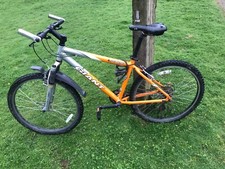 Giant Yukon 17" medium frame size mountain bike
