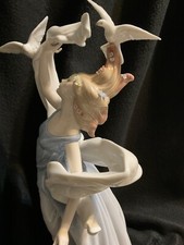 Lladro Figurine MINT “New