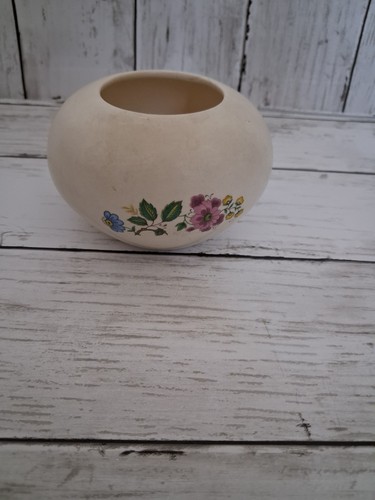 Small round ornament vase - small,