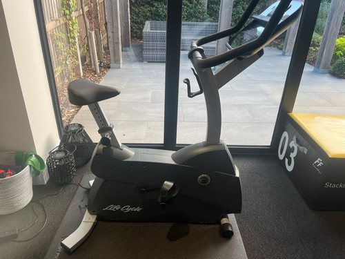 Life fitness cycle - life, c1