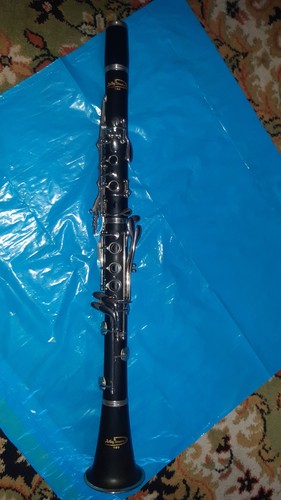 Clarinet - /,