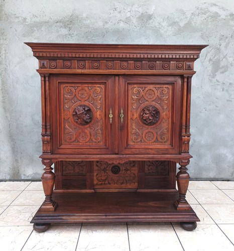 Renaissance credenza walnut - in,