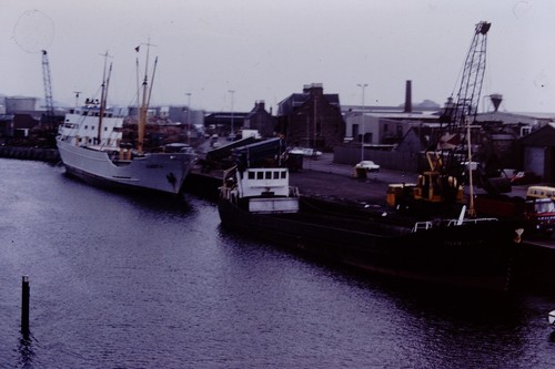 1981 shipping ship - 1981, boat