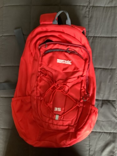 Regatta red rucksack with rain - red,