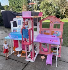 Barbie Town House. 