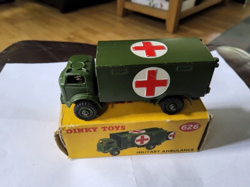 Dinky 626 military ambulance - 626,