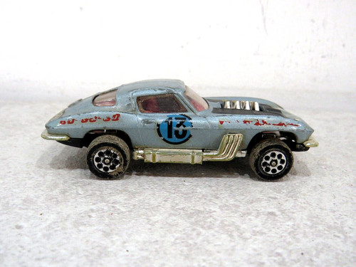 Corgi toys chevrolet - corgi, corvette