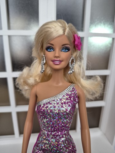 Mattel barbie doll 2011 - mattel,