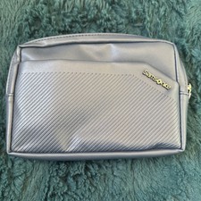 Kuwait Airways Royal Class Amenity kit Flight Designed by Samsonite Travel Pouch