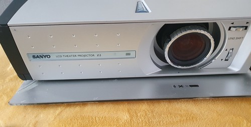 Sanyo plv lcd multimedia - lcd,