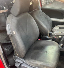 TOYOTA YARIS 3DR 2005-2011 SEAT DRIVER SIDE FRONT RIGHT O/S CLOTH GREY