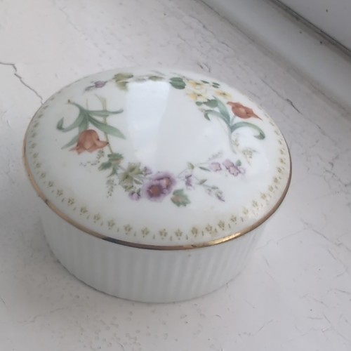 Wedgewood bone china - bone, trinket