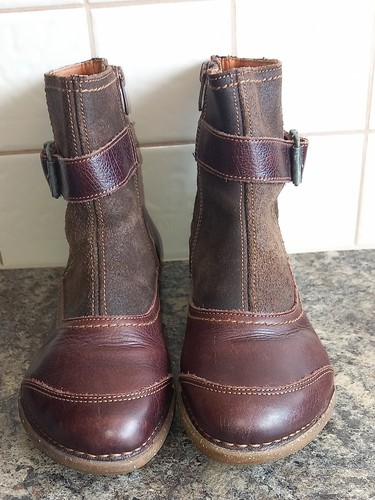 Art company brown - art, leather