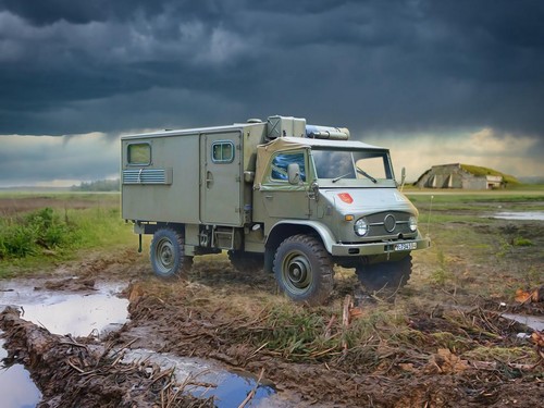 Icm unimog 404 with box - icm, 1:35