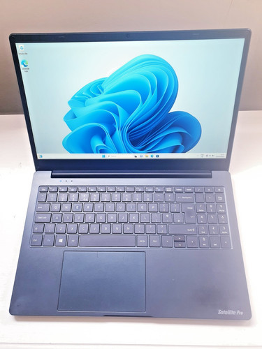Dynabook satellite pro - dynabook,