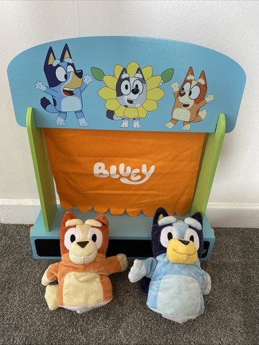 Bluey wooden puppet theater - wooden,