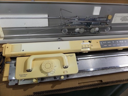 Knitmaster 580 knitting - knitmaster,