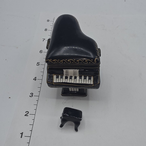 Black grand piano - black,