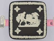 STUNNING WEDGWOOD WEDGEWOOD JASPERWARE JASPER BLACK SQUARE TRINKET BOX VGC