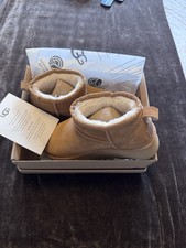  Womens UGG Classic Mini