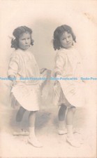 R229313 Children Twins Girls
