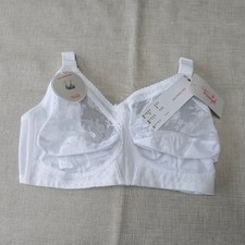 40F Triumph Doreen Bra Full
