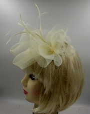 Light cream fascinator clip