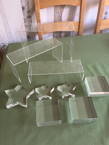 Jewellery risers and display