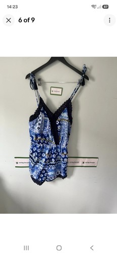 Ladies size medium - blue, floral