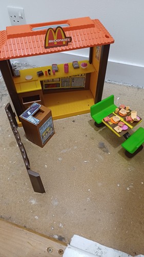 Barbie loves mcdonalds playset - barbie,